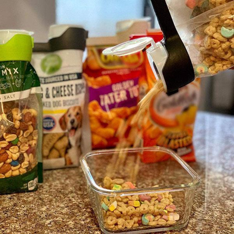 Tappi ermetici con beccuccio per sacchetti 