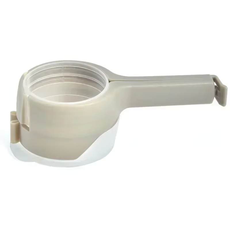 Tappi ermetici con beccuccio per sacchetti 